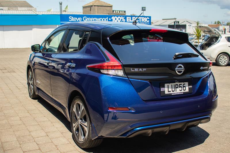 Nissan leaf ze1 комплектации