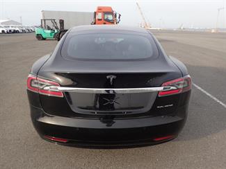 2020 Tesla Model S Long Range Raven